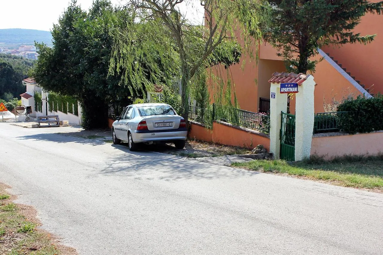 Apartments With A Parking Space Banjole, Pula - 2213 Croatia