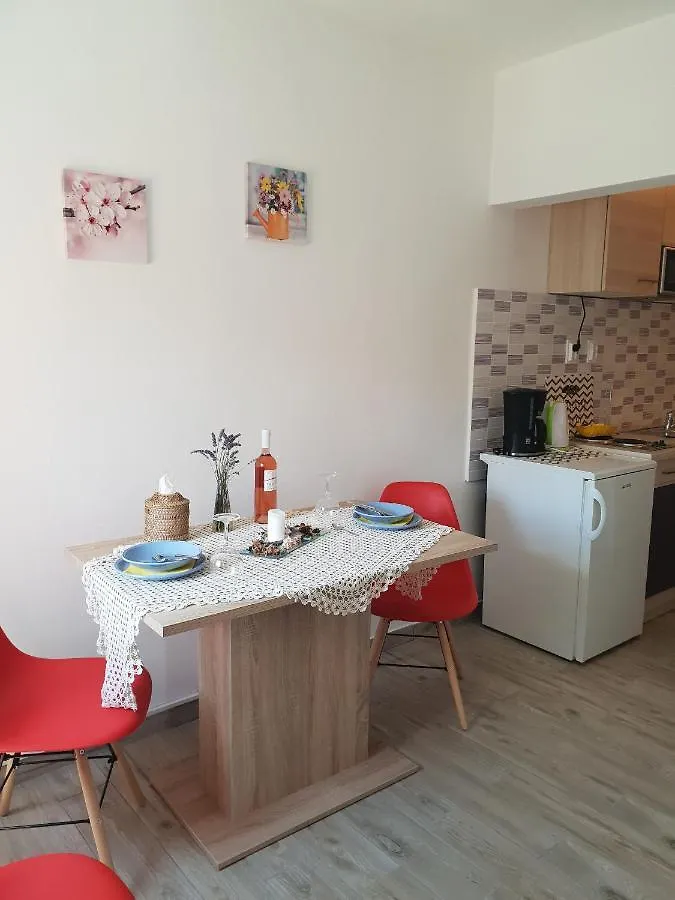 Apartments With A Parking Space Banjole, Pula - 2213